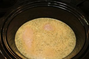 Super Easy Weeknight Meal - 3 Envelope Slow Cooker Chicken Recipe